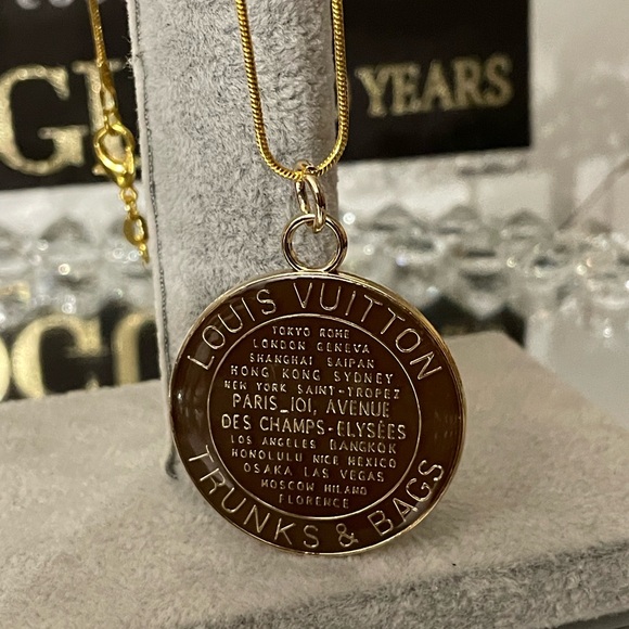 Auth Louis Vuitton Brown trunks and bags charm Pendant on chain - Picture 1 of 3